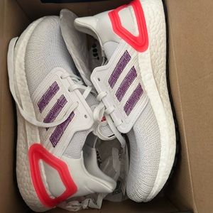 New in Box Adidas Women’s Ultraboost 20 - Size 9